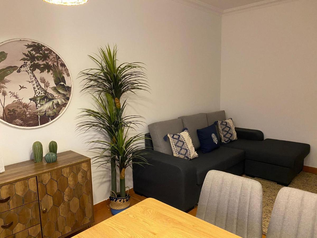 Country Town Apartment Almeirim Buitenkant foto